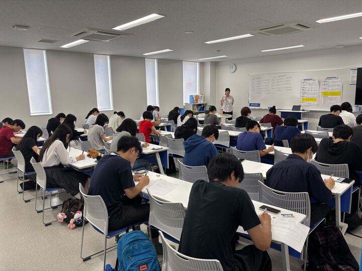 前期単位認定試験の様子